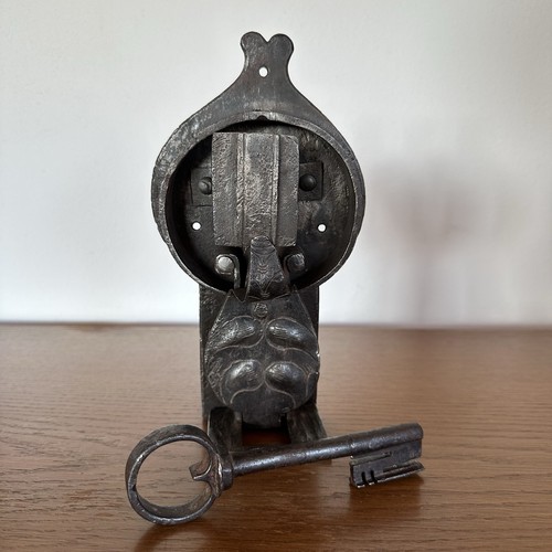 Antikes truhen schloss mit - antikes,