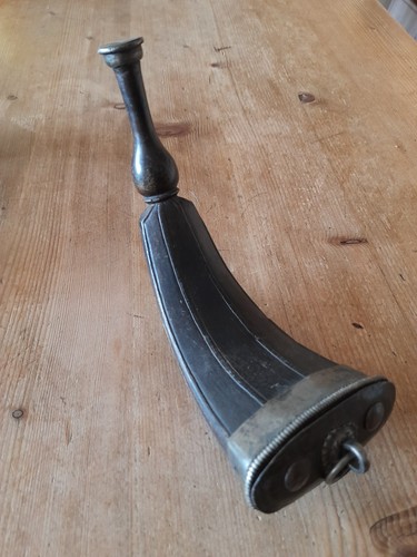 Antikes pulverhorn antique - /,