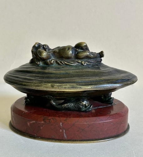 Bronze dose mit liegendem - mit,